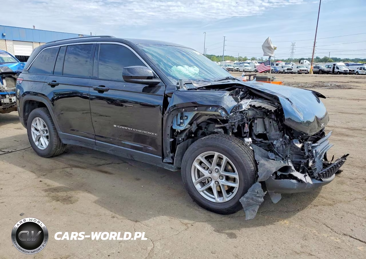 2023 Jeep Grand Cherokee Laredo VIN:1C4RJHAG9PC520236 - 4