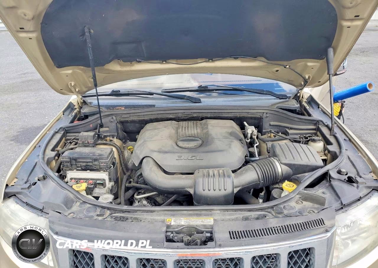 2011 Jeep Grand Cherokee VIN:1J4RR6GG6BC632886 - 12