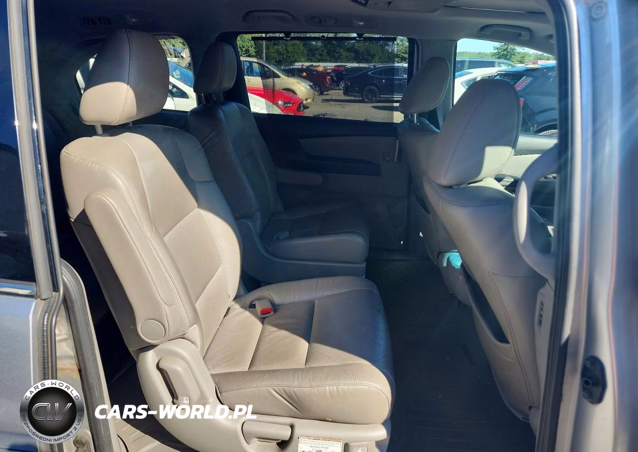 2011 Honda Odyssey Touring VIN:5FNRL5H9XBB043876 - 11