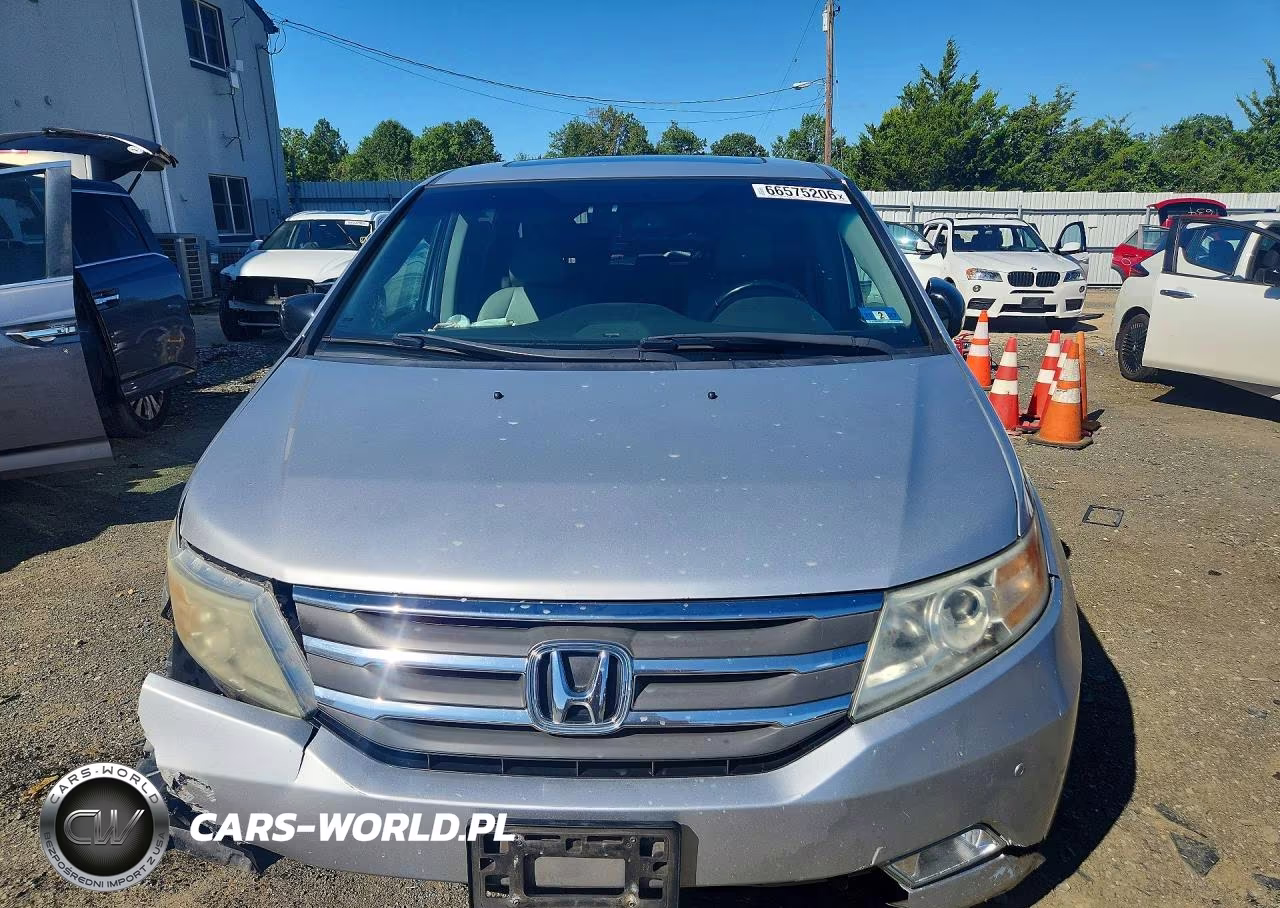 2011 Honda Odyssey Touring VIN:5FNRL5H9XBB043876 - 5