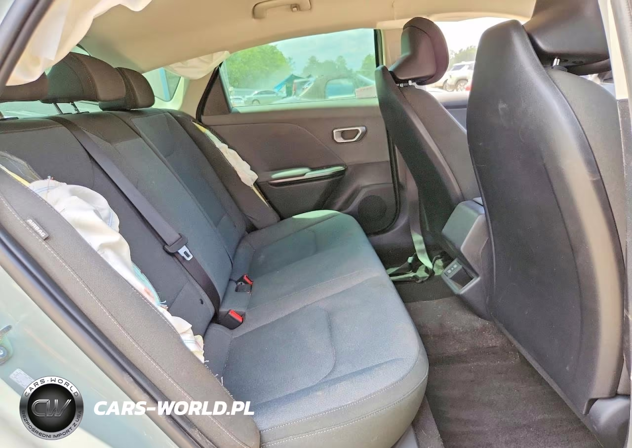 2025 Kia K4 Lxs VIN:3KPFT4DE9SE186193 - 10