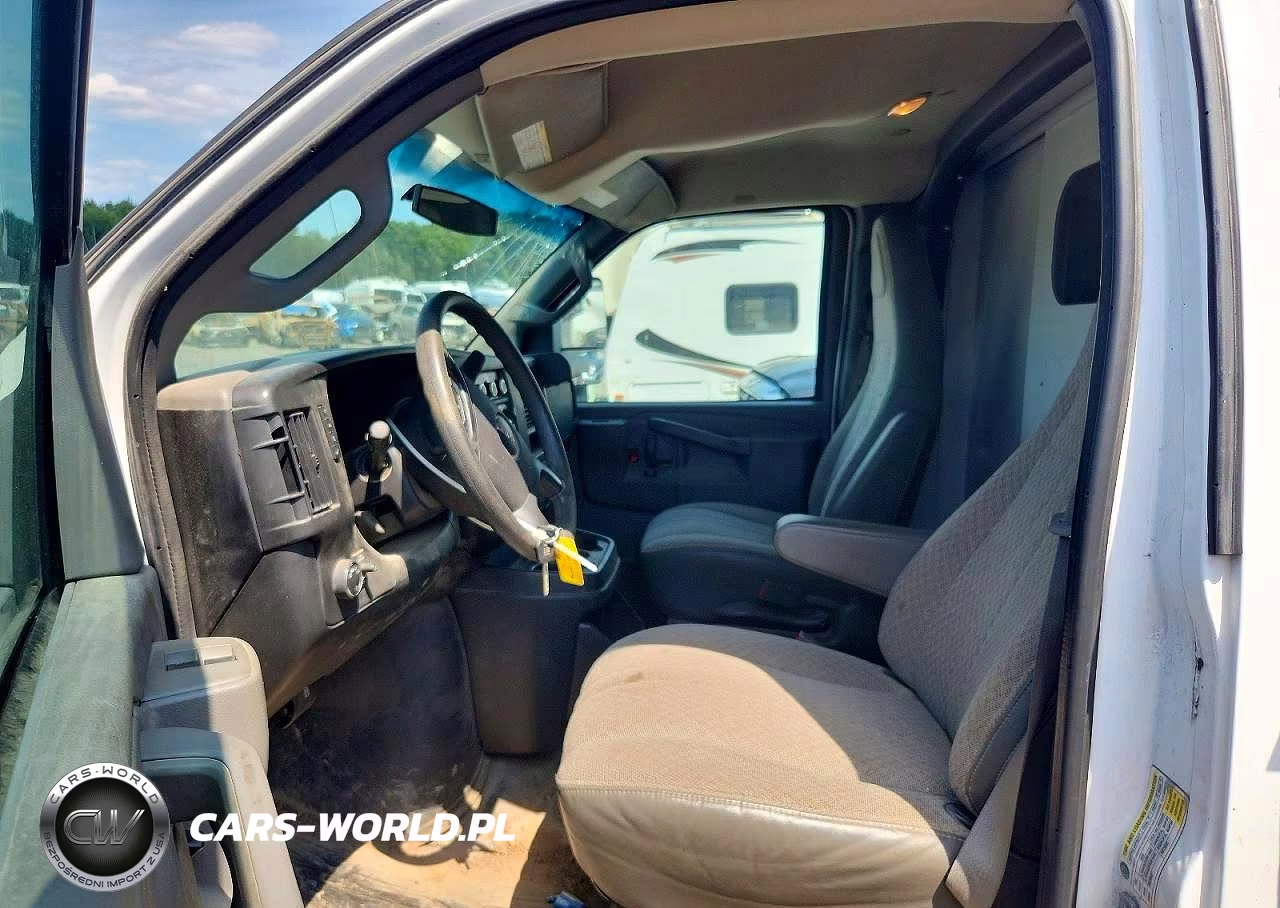 2016 GMC Savana Cutaway G3500 VIN:1GD07RFGXG1315747 - 7