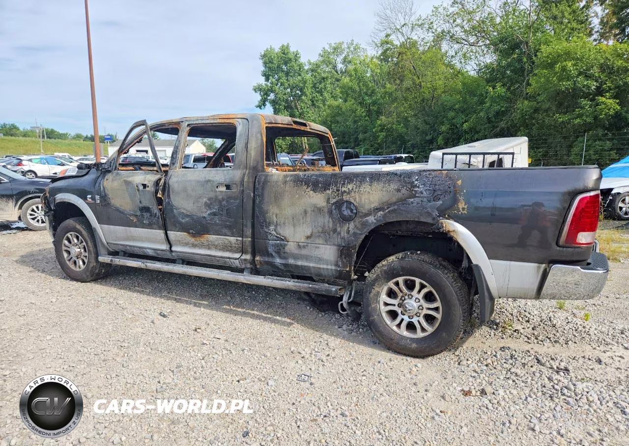 2018 Ram 3500 Laramie VIN:3C63R3JL8JG253620 - 2