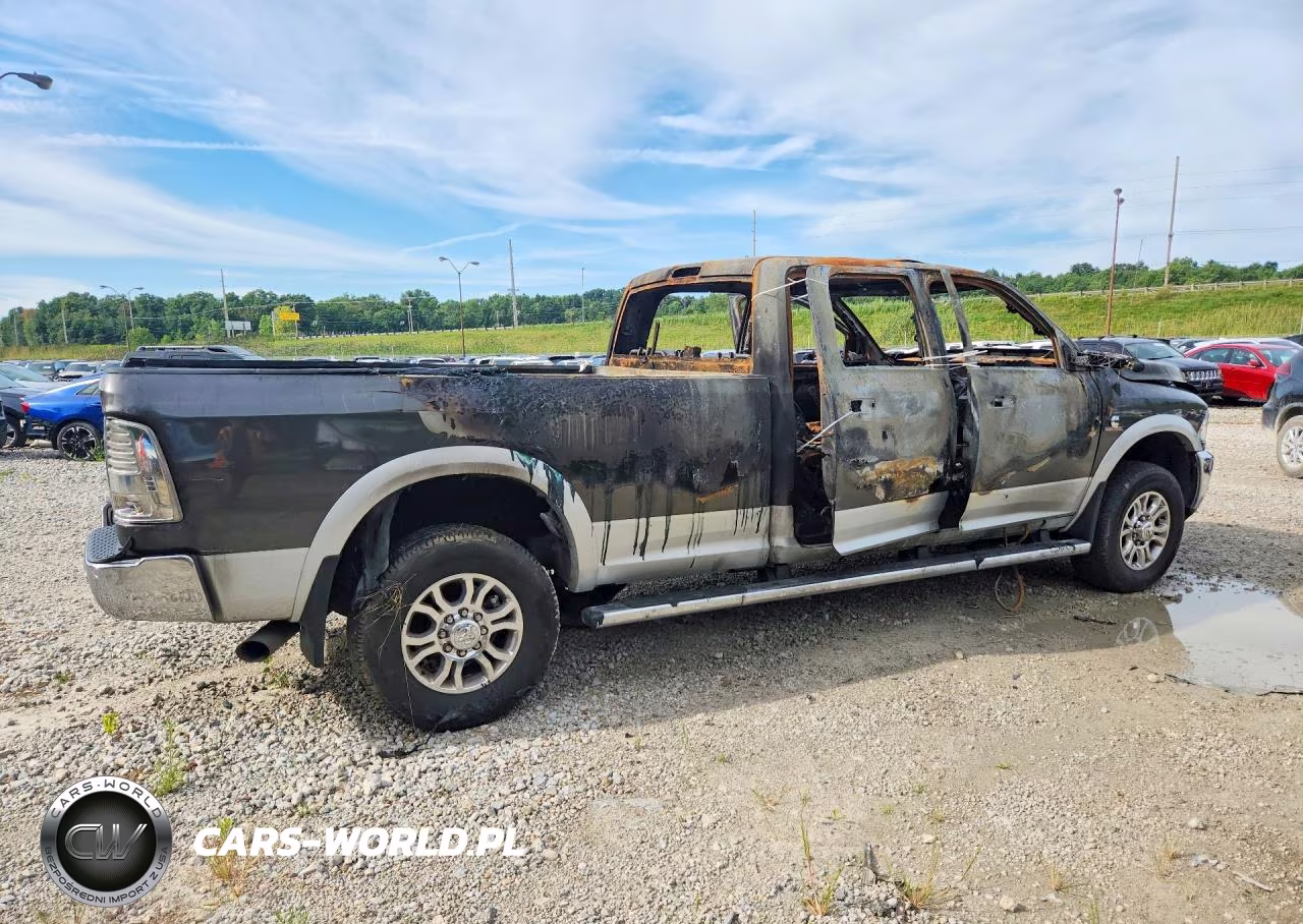2018 Ram 3500 Laramie VIN:3C63R3JL8JG253620 - 3