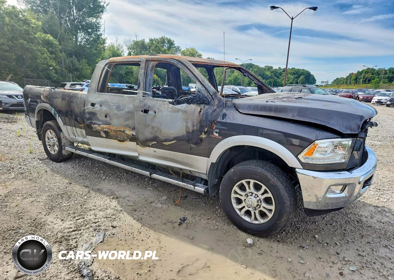 2018 Ram 3500 Laramie VIN:3C63R3JL8JG253620 - 4