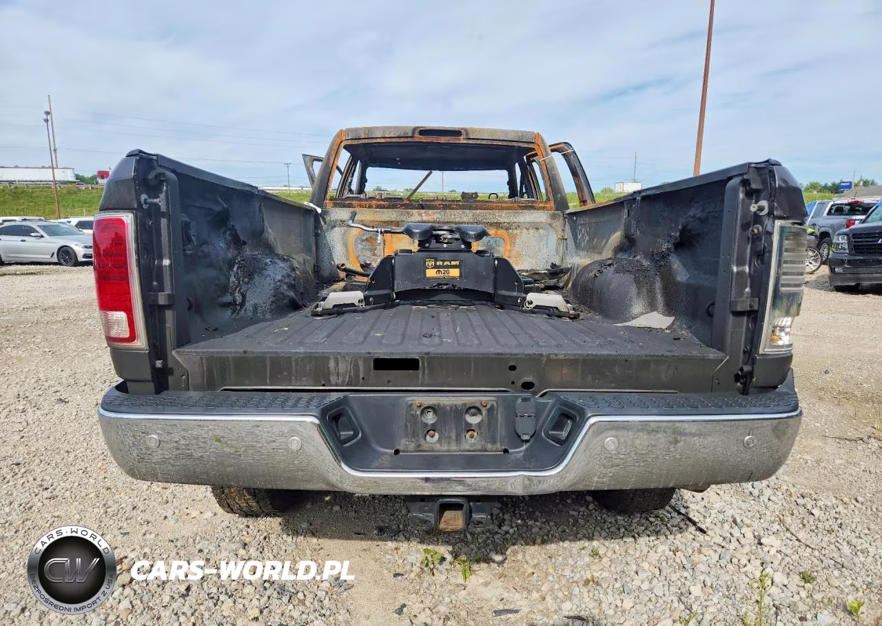 2018 Ram 3500 Laramie VIN:3C63R3JL8JG253620 - 6