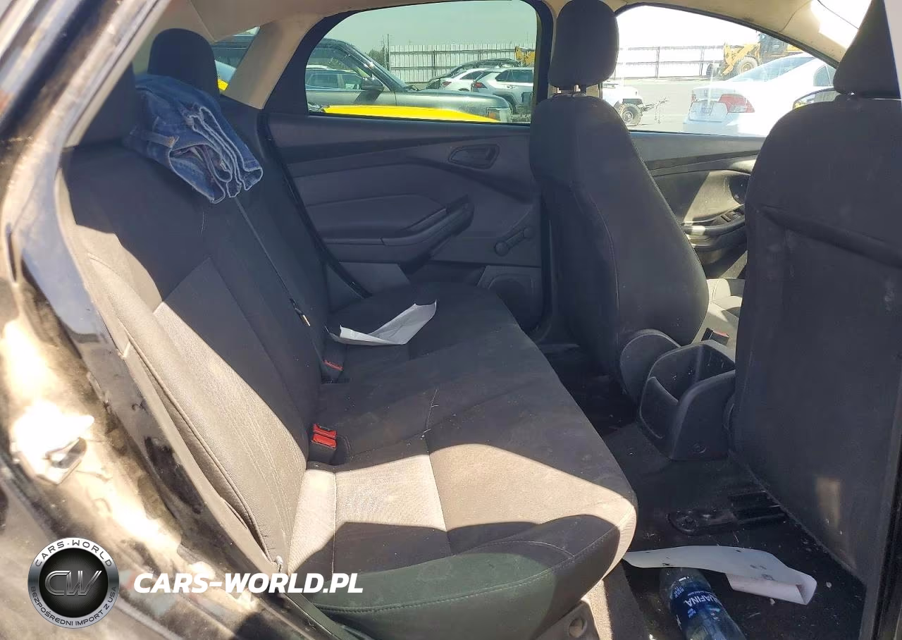 2018 Ford Focus S VIN:1FADP3E21JL205678 - 10