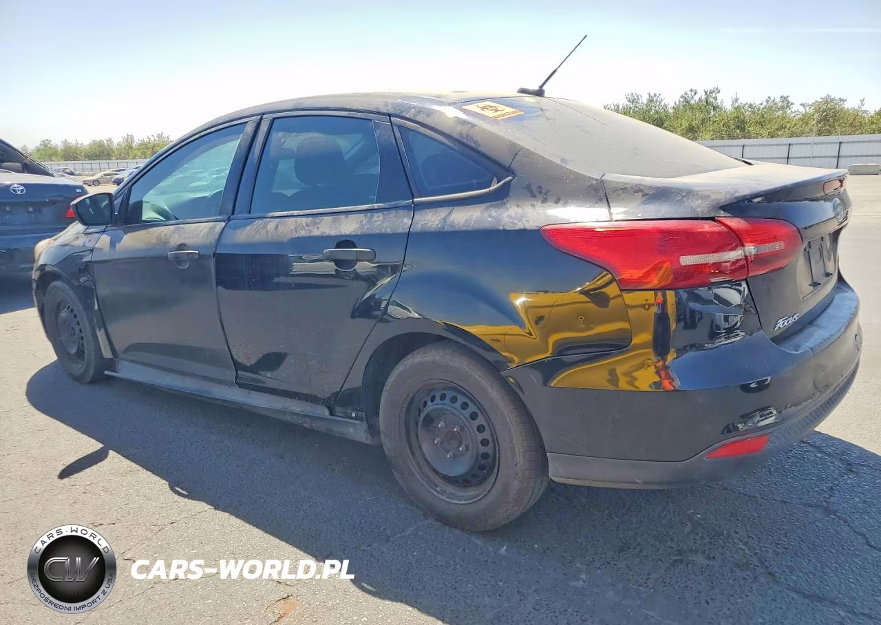 2018 Ford Focus S VIN:1FADP3E21JL205678 - 2