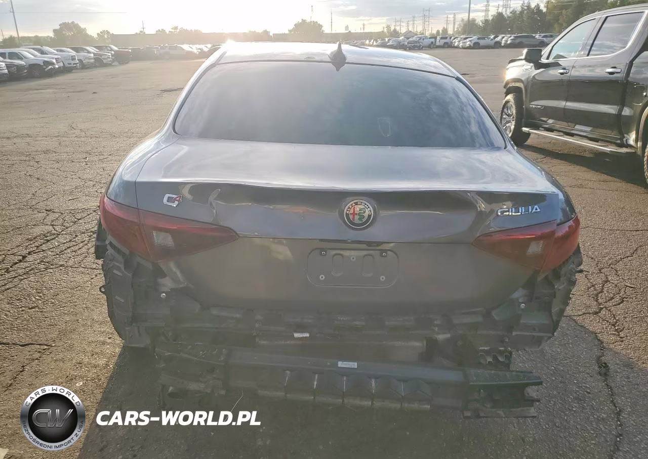 2019 Alfa Romeo Giulia Ti VIN:ZARFANBN6K7601829 - 6
