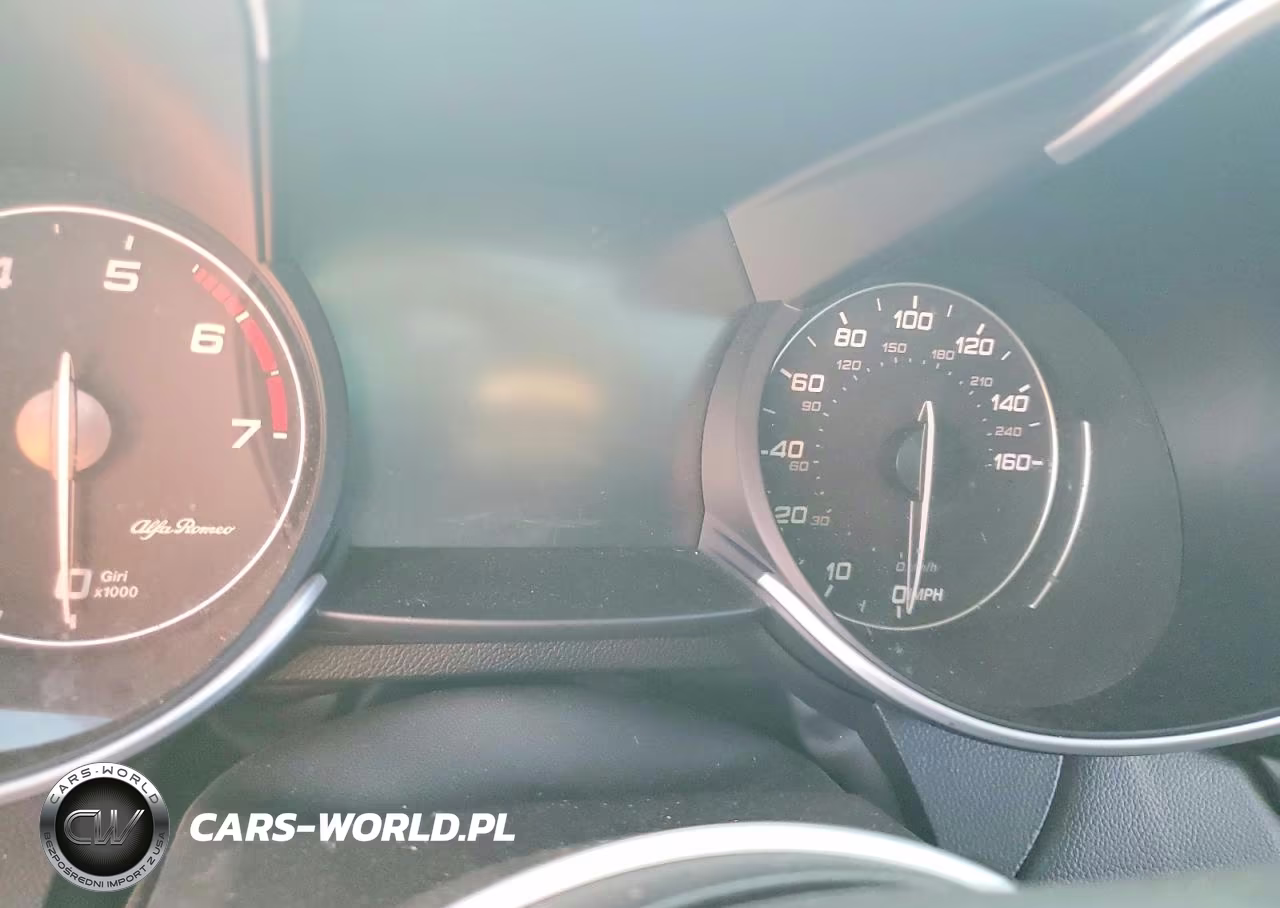 2019 Alfa Romeo Giulia Ti VIN:ZARFANBN6K7601829 - 9