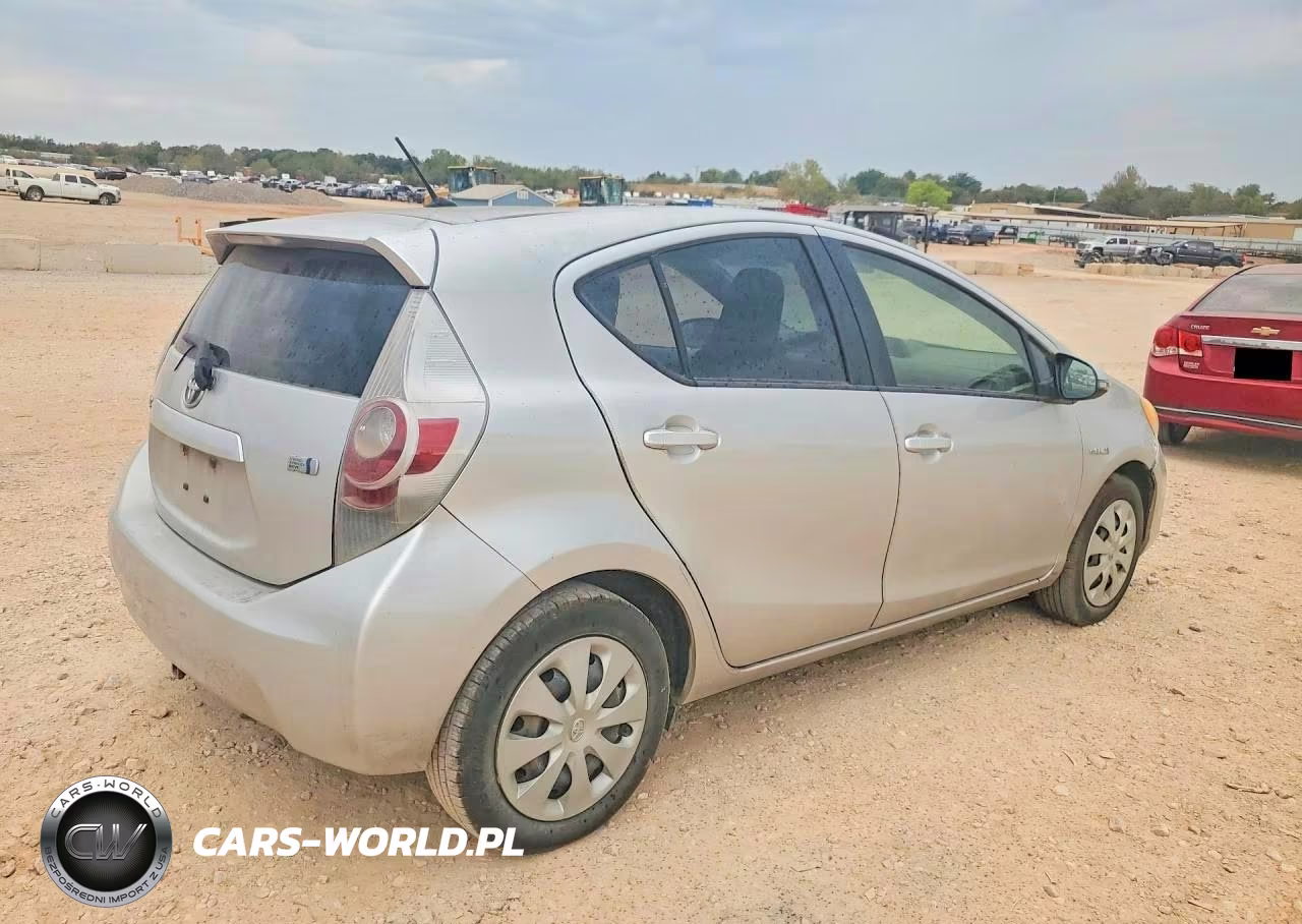 2012 Toyota Prius C One VIN:JTDKDTB38C1012160 - 3