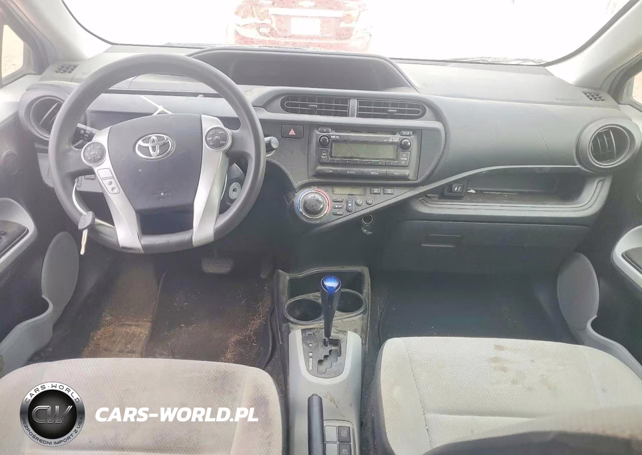 2012 Toyota Prius C One VIN:JTDKDTB38C1012160 - 8