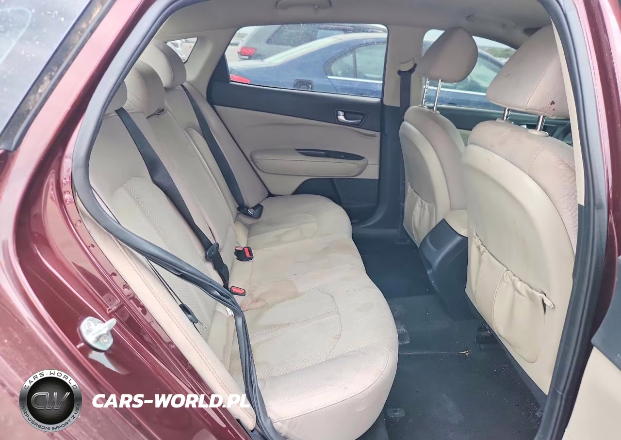 2018 Kia Optima Lx VIN:5XXGT4L34JG255690 - 10