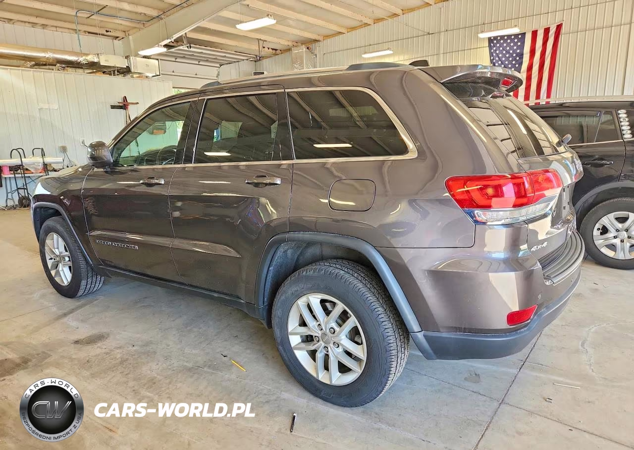 2018 Jeep Grand Cherokee Laredo VIN:1C4RJFAG3JC350371 - 2