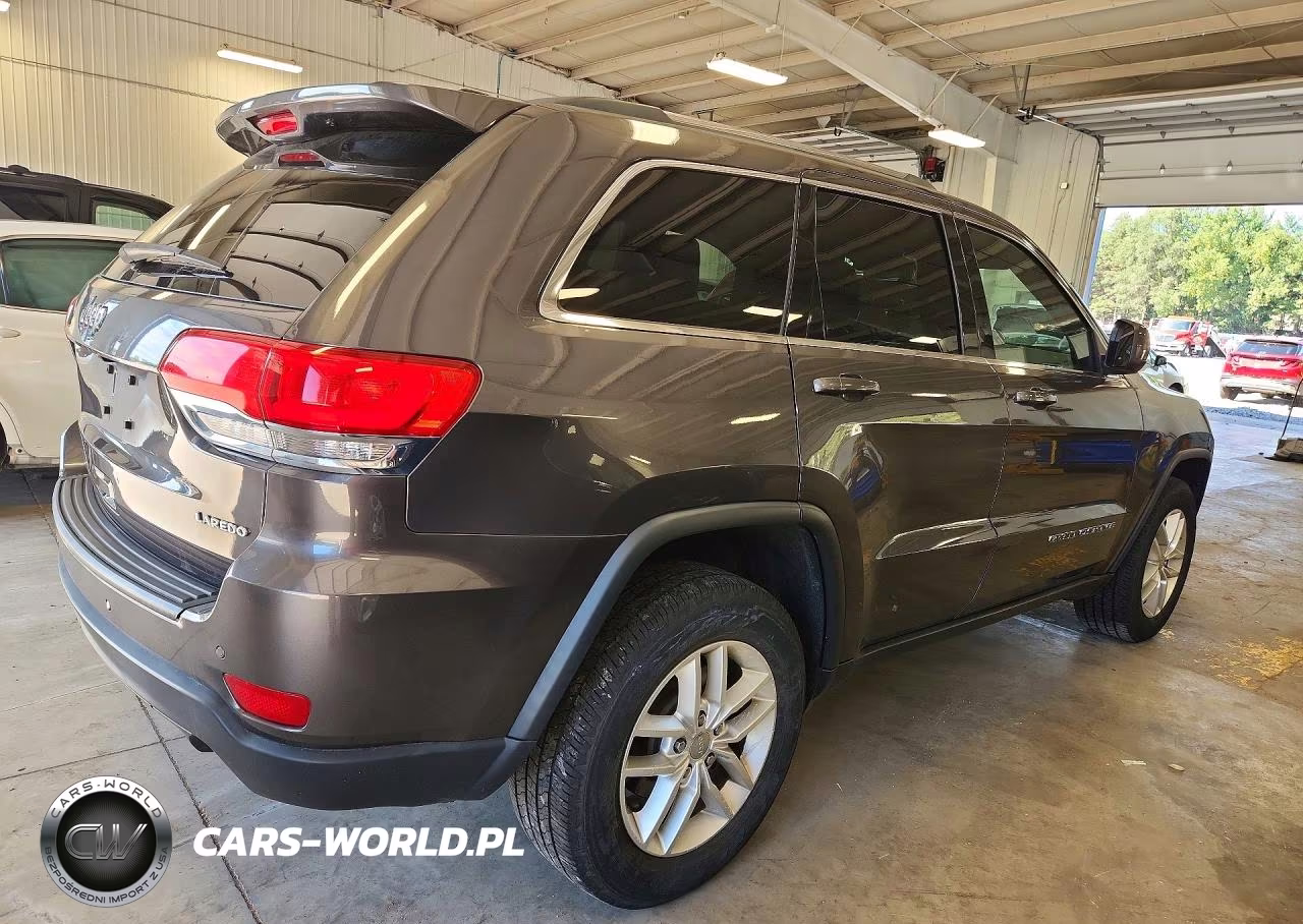 2018 Jeep Grand Cherokee Laredo VIN:1C4RJFAG3JC350371 - 3