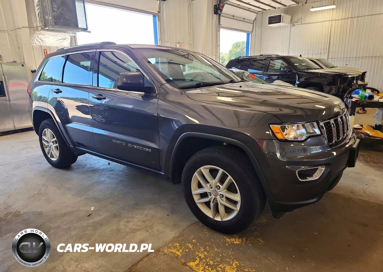 2018 Jeep Grand Cherokee Laredo VIN:1C4RJFAG3JC350371 - 4