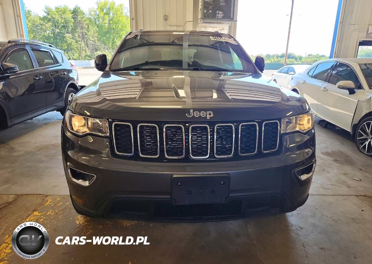 2018 Jeep Grand Cherokee Laredo VIN:1C4RJFAG3JC350371 - 5