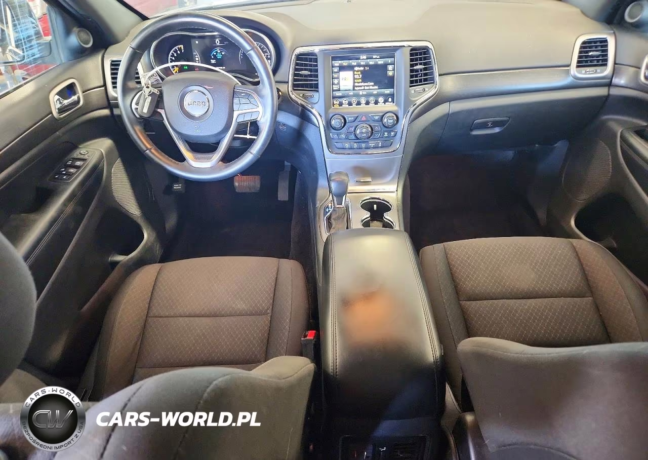2018 Jeep Grand Cherokee Laredo VIN:1C4RJFAG3JC350371 - 8