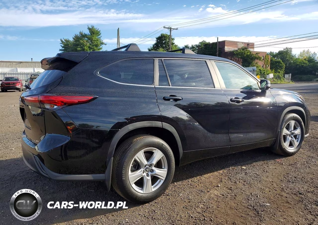 2023 Toyota Highlander Le VIN:5TDKDRBH3PS500116 - 3