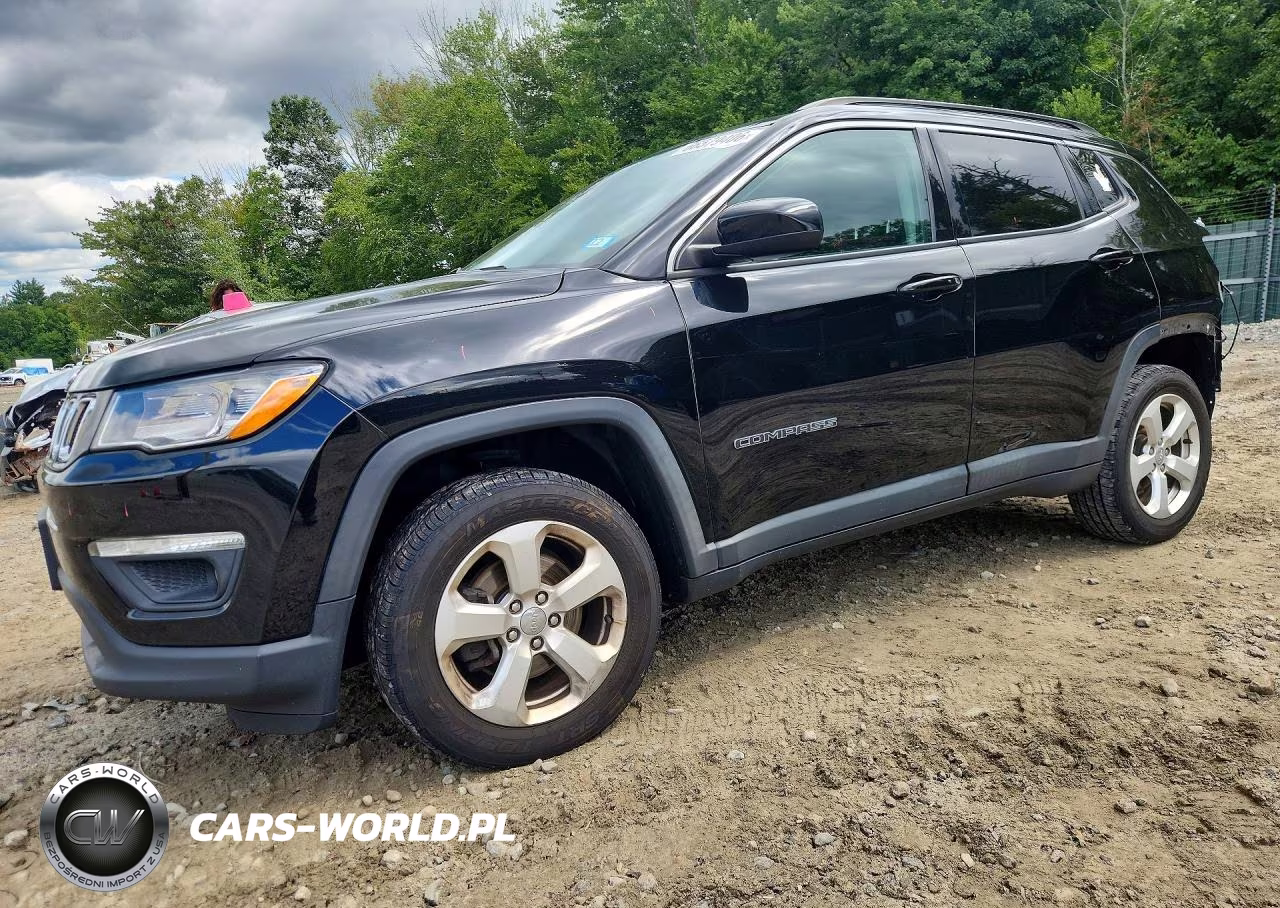 2018 Jeep Compass Latitude VIN:3C4NJDBB3JT107640 - 1