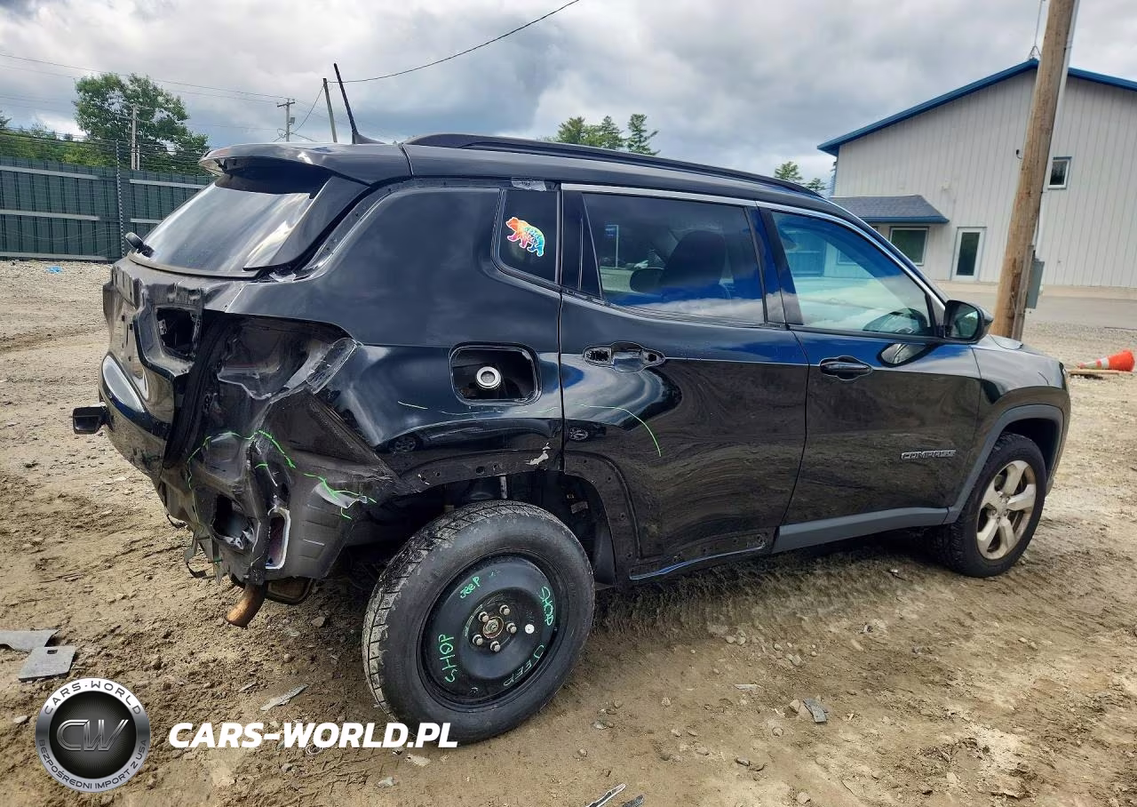 2018 Jeep Compass Latitude VIN:3C4NJDBB3JT107640 - 3