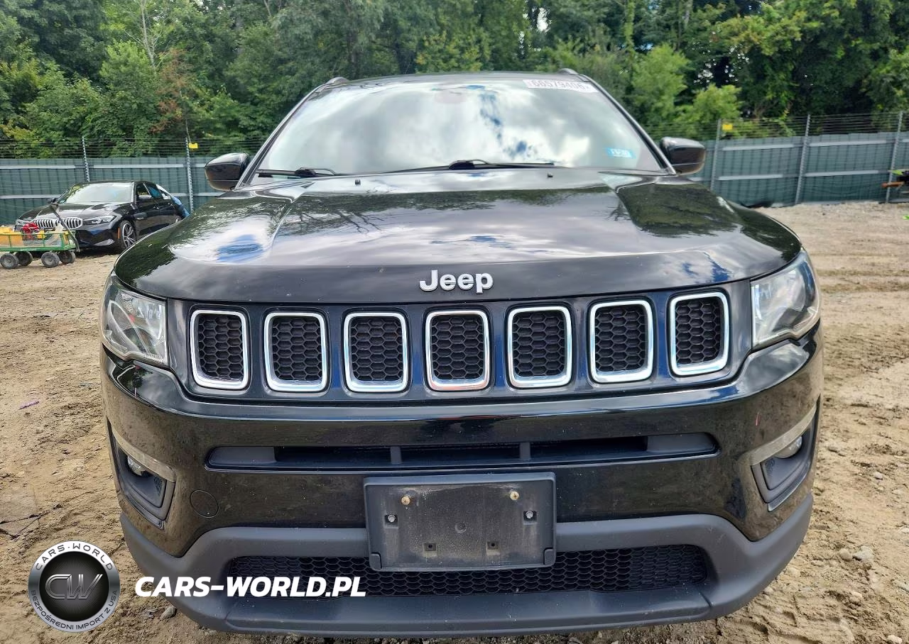 2018 Jeep Compass Latitude VIN:3C4NJDBB3JT107640 - 5