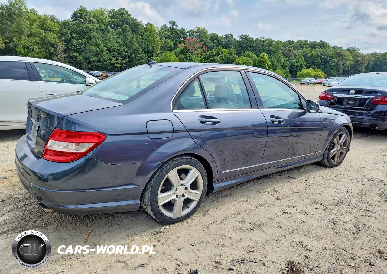 2011 Mercedes-Benz C 300 VIN:WDDGF5EB7BR180473 - 3