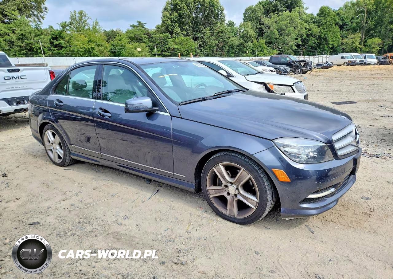 2011 Mercedes-Benz C 300 VIN:WDDGF5EB7BR180473 - 4