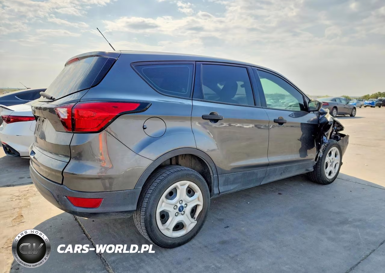 2019 Ford Escape S VIN:1FMCU0F78KUB58180 - 3