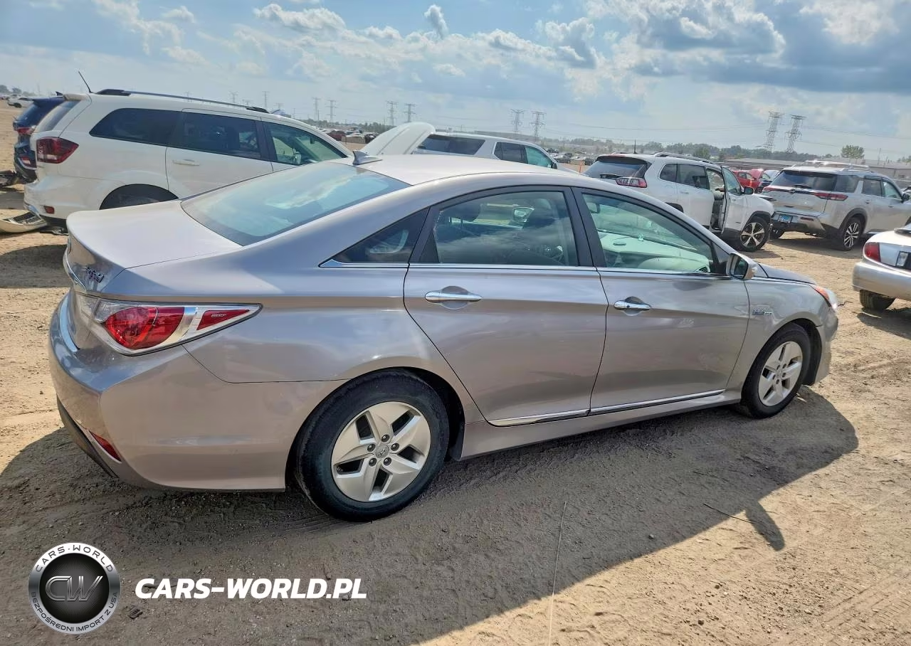 2012 Hyundai Sonata Hybrid VIN:KMHEC4A41CA023724 - 3