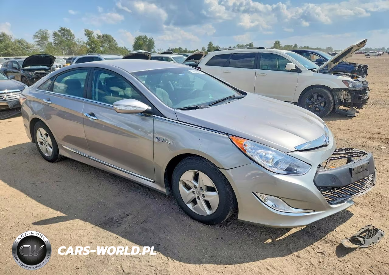 2012 Hyundai Sonata Hybrid VIN:KMHEC4A41CA023724 - 4