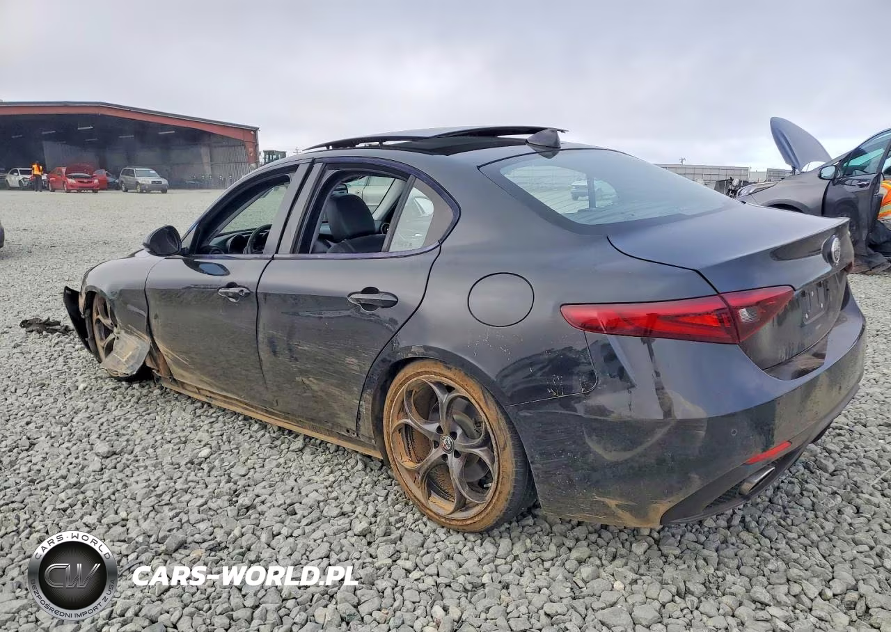 2017 Alfa Romeo Giulia Ti VIN:ZARFAECN0H7543045 - 2