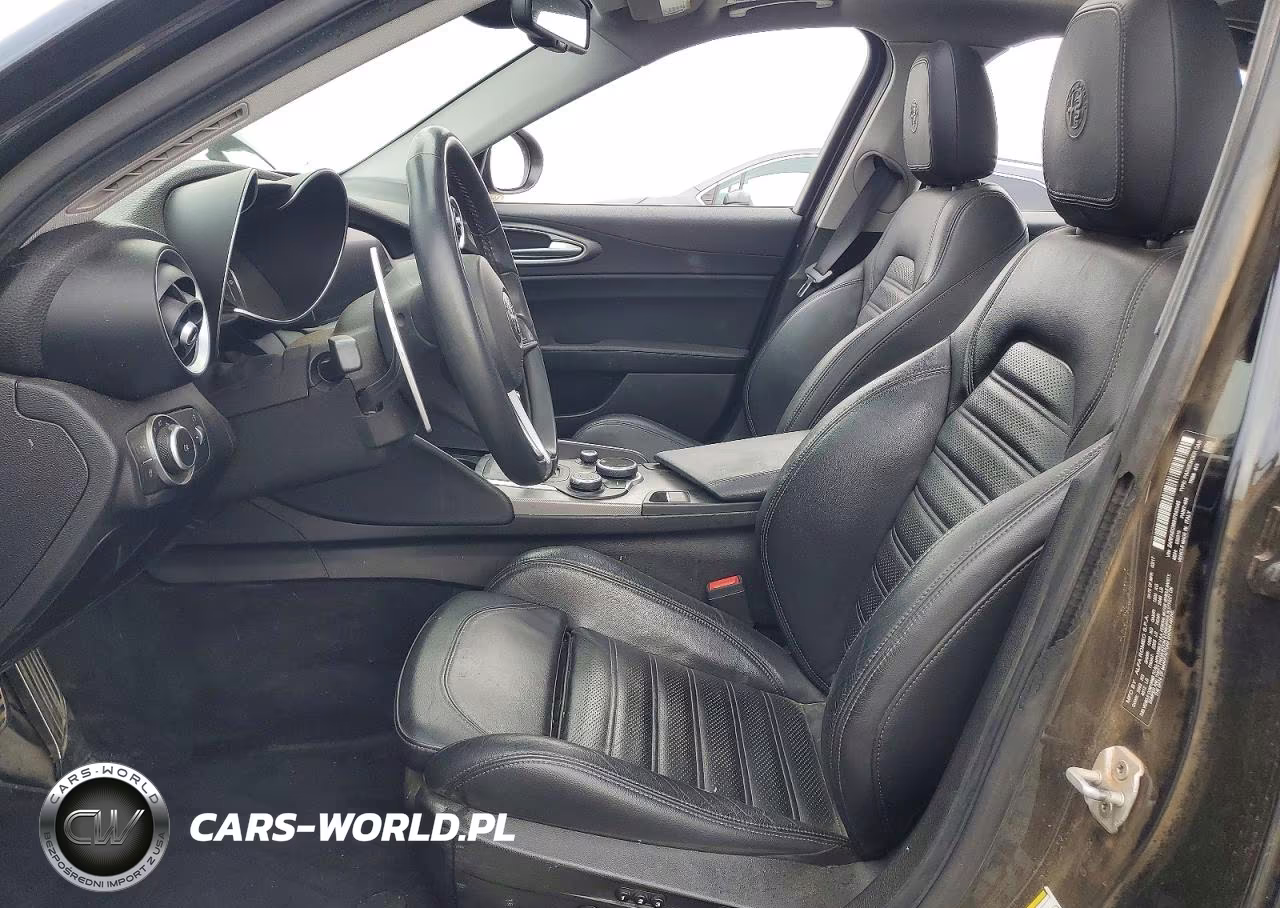 2017 Alfa Romeo Giulia Ti VIN:ZARFAECN0H7543045 - 7