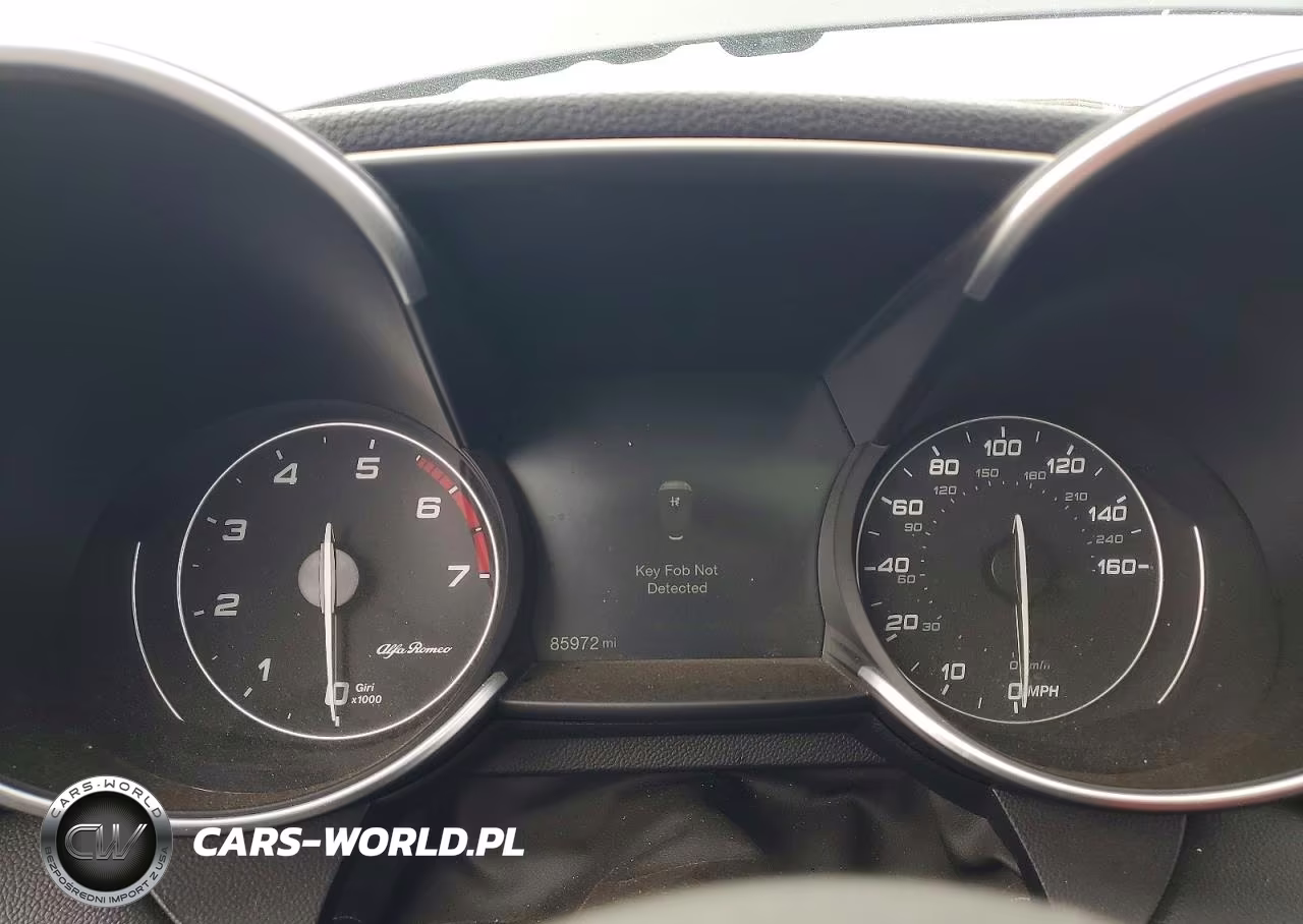 2017 Alfa Romeo Giulia Ti VIN:ZARFAECN0H7543045 - 9
