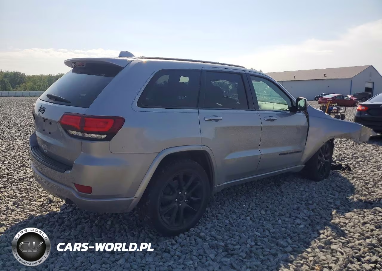 2019 Jeep Grand Cherokee Laredo VIN:1C4RJFAG4KC531917 - 3