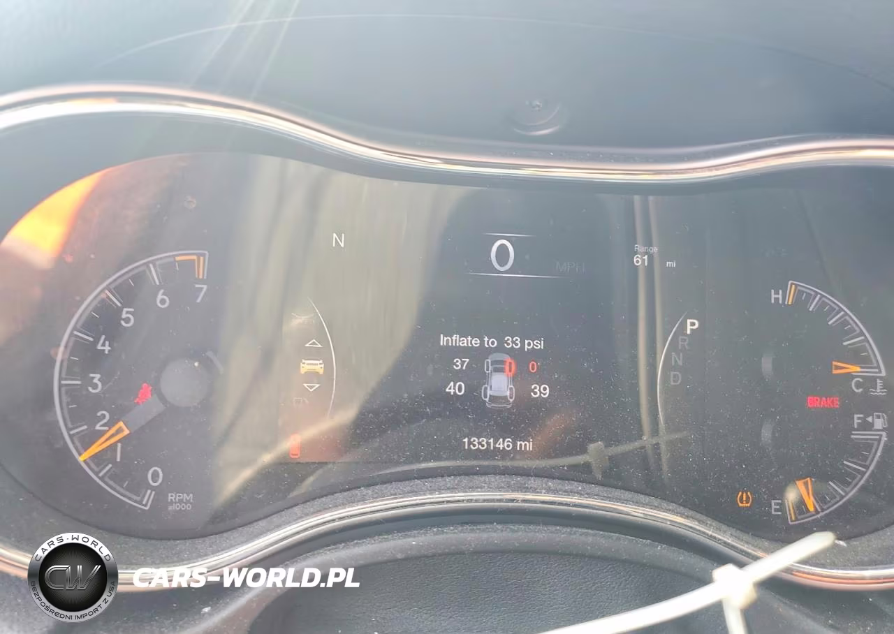 2019 Jeep Grand Cherokee Laredo VIN:1C4RJFAG4KC531917 - 9