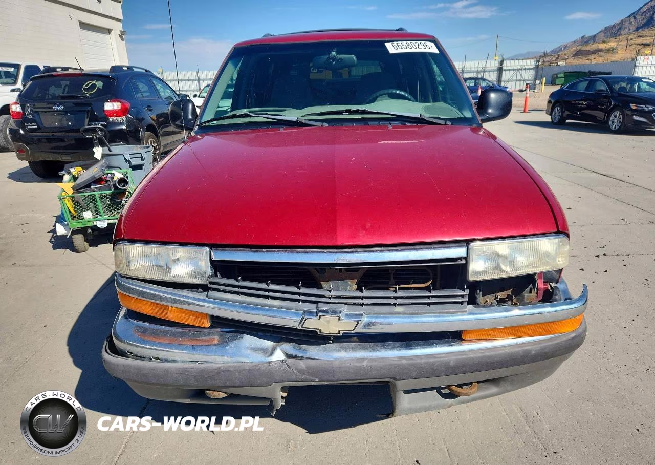 1998 Chevrolet Blazer VIN:1GNDT13W2W2135788 - 5