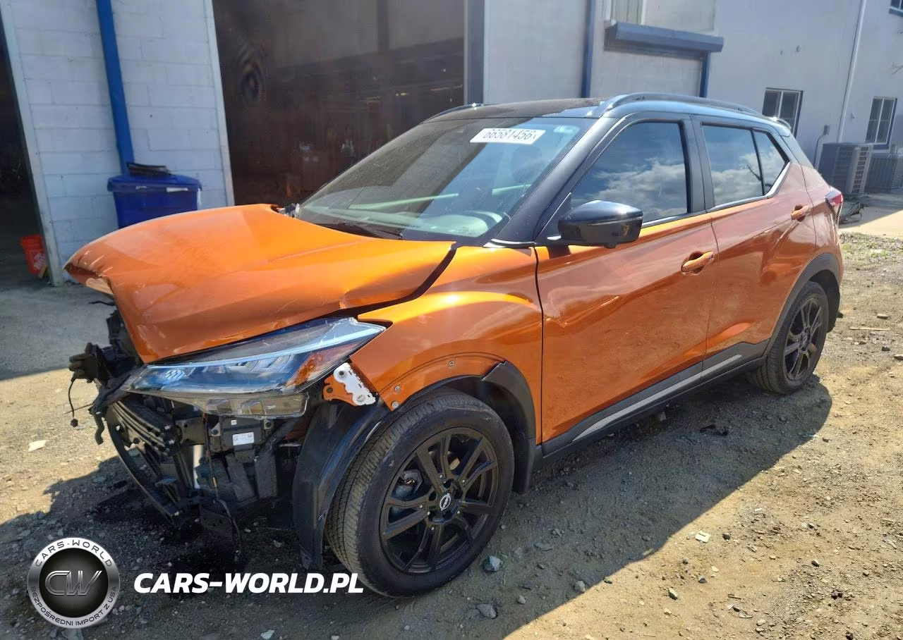 2023 Nissan Kicks Sr