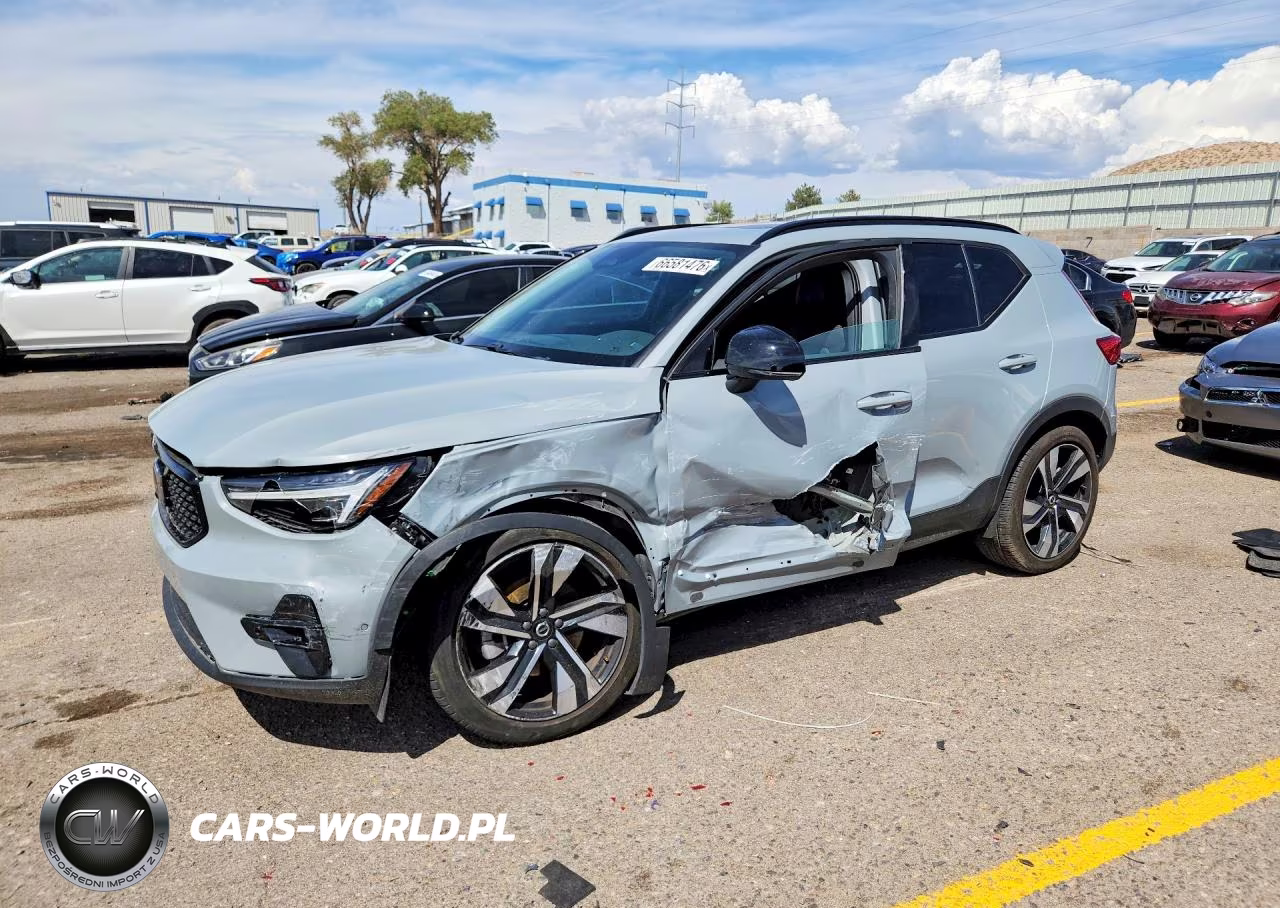 2025 Volvo Xc40 Plus