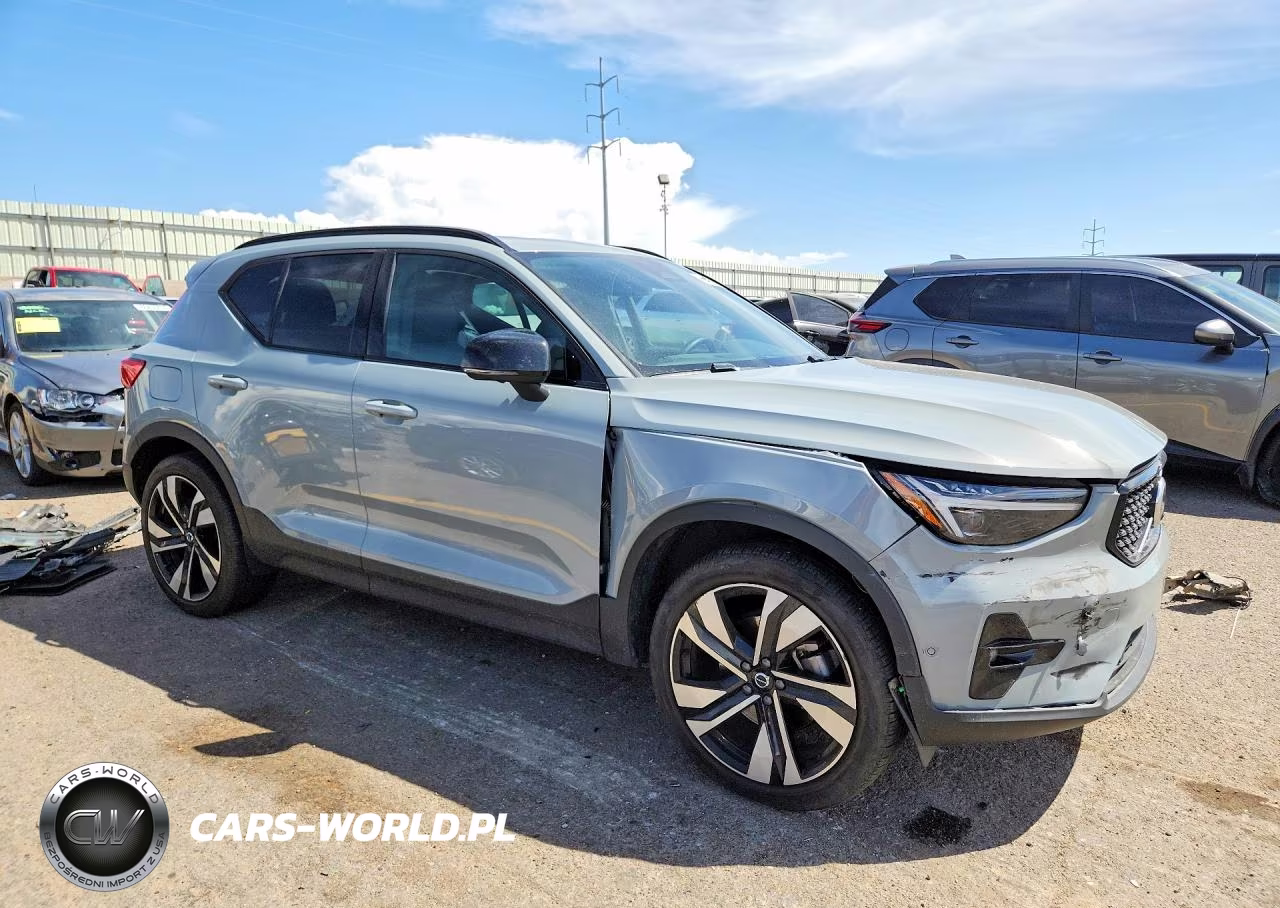 2025 Volvo Xc40 Plus VIN:YV4L12UCXS2463097 - 4