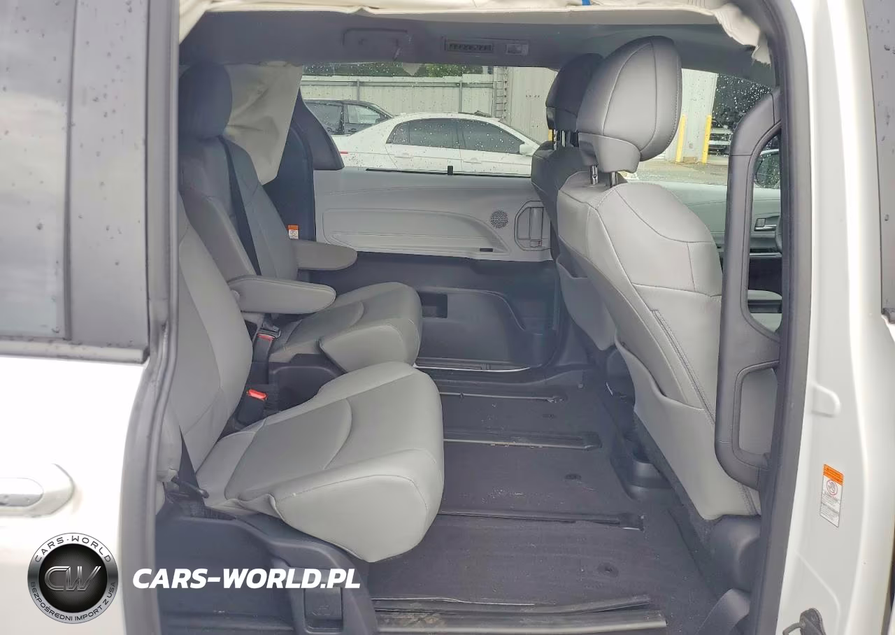 2026 Toyota Sienna Xle 7-Passenger VIN:5TDYRKEC7TS317945 - 11
