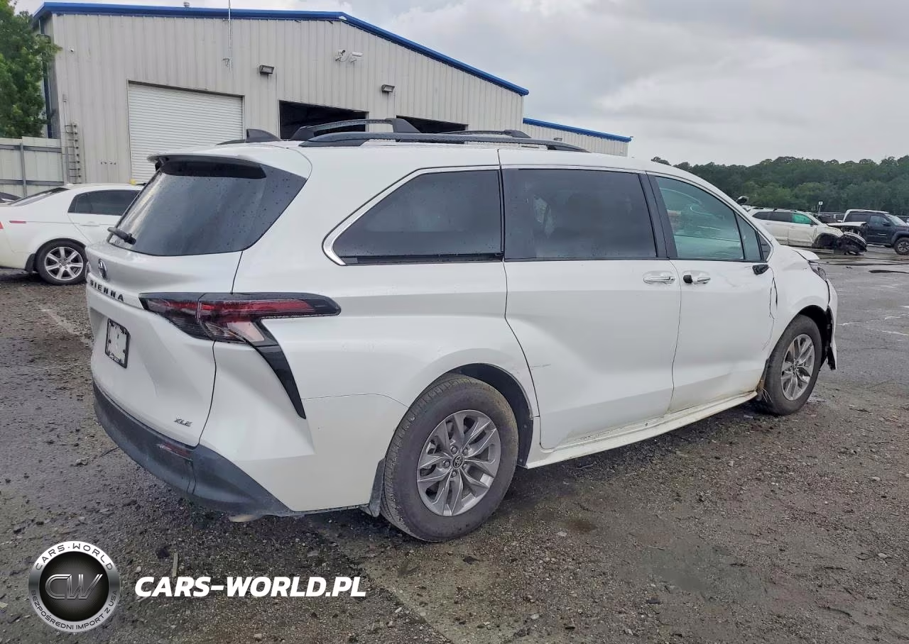 2026 Toyota Sienna Xle 7-Passenger VIN:5TDYRKEC7TS317945 - 3