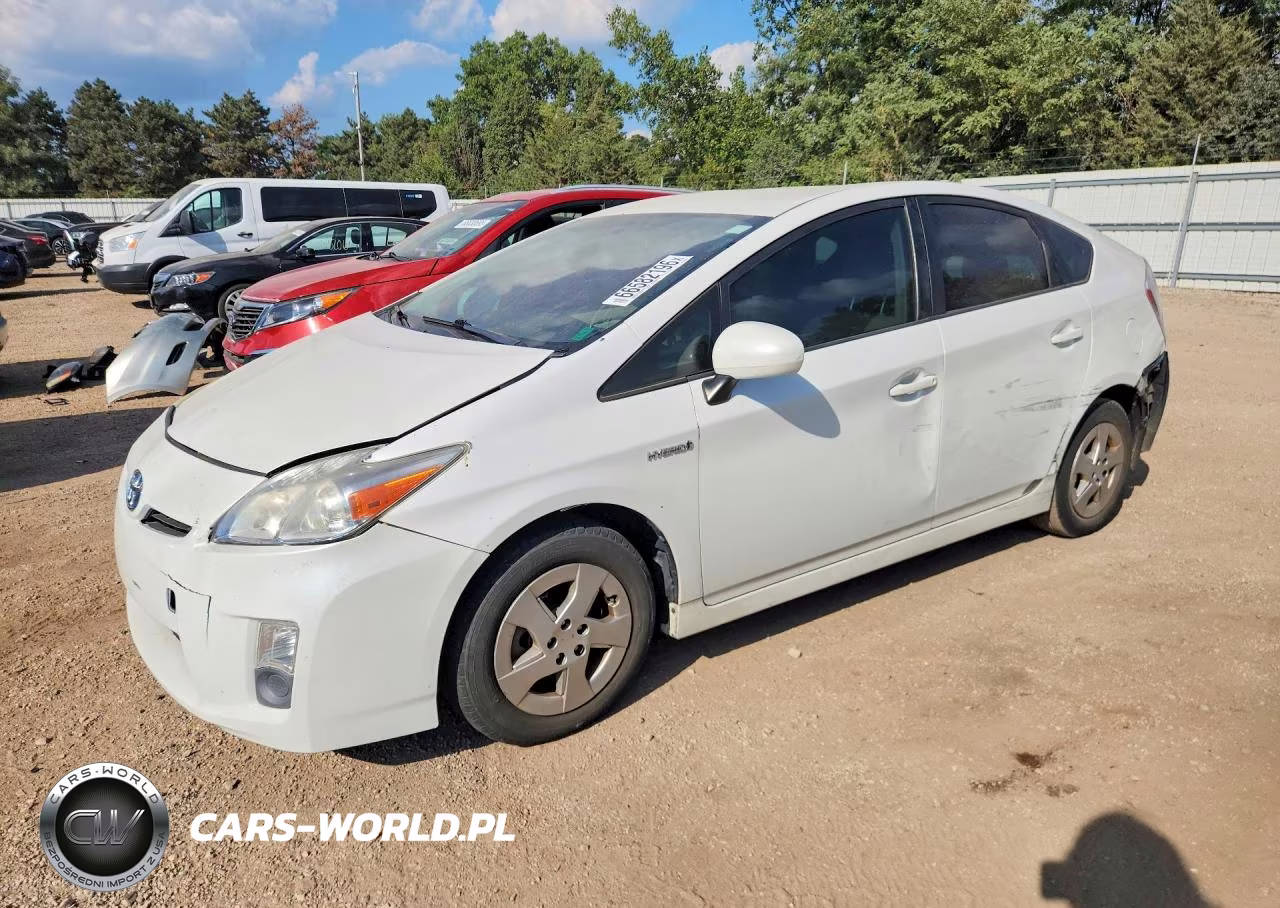 2011 Toyota Prius Three VIN:JTDKN3DUXB0258859 - 1