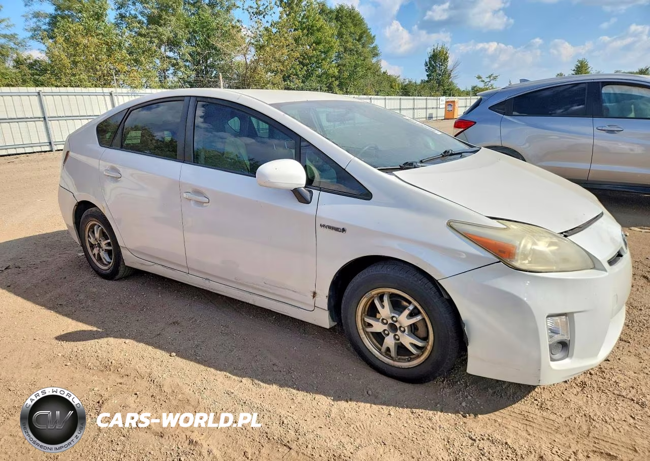 2011 Toyota Prius Three VIN:JTDKN3DUXB0258859 - 4