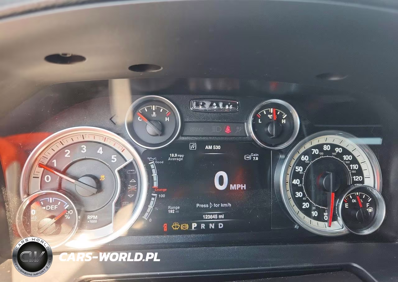 2016 Ram 2500 Laramie VIN:3C6UR5FL3GG211471 - 9
