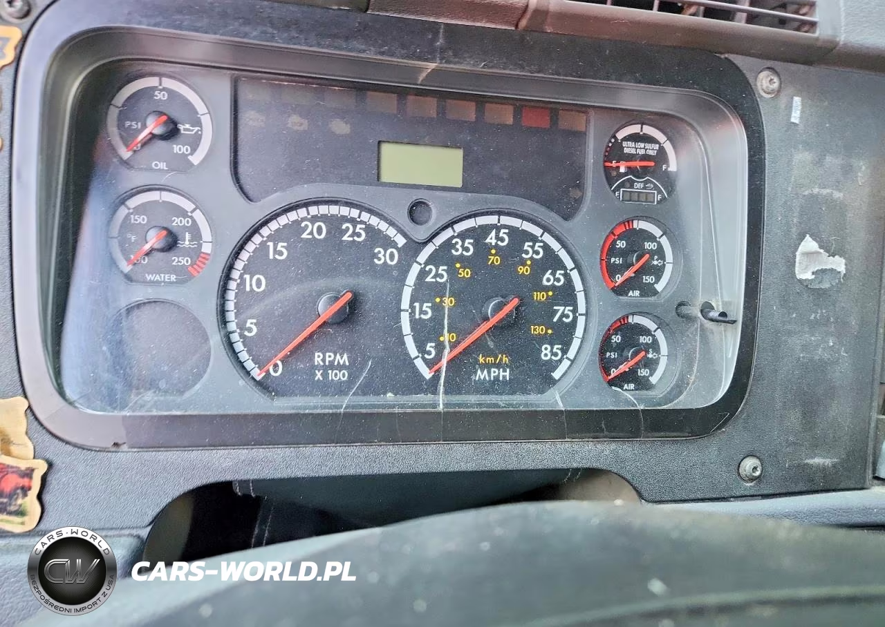 2013 Freightliner Cascadia Semi Truck VIN:1FUJGLDR5DLBY7729 - 9