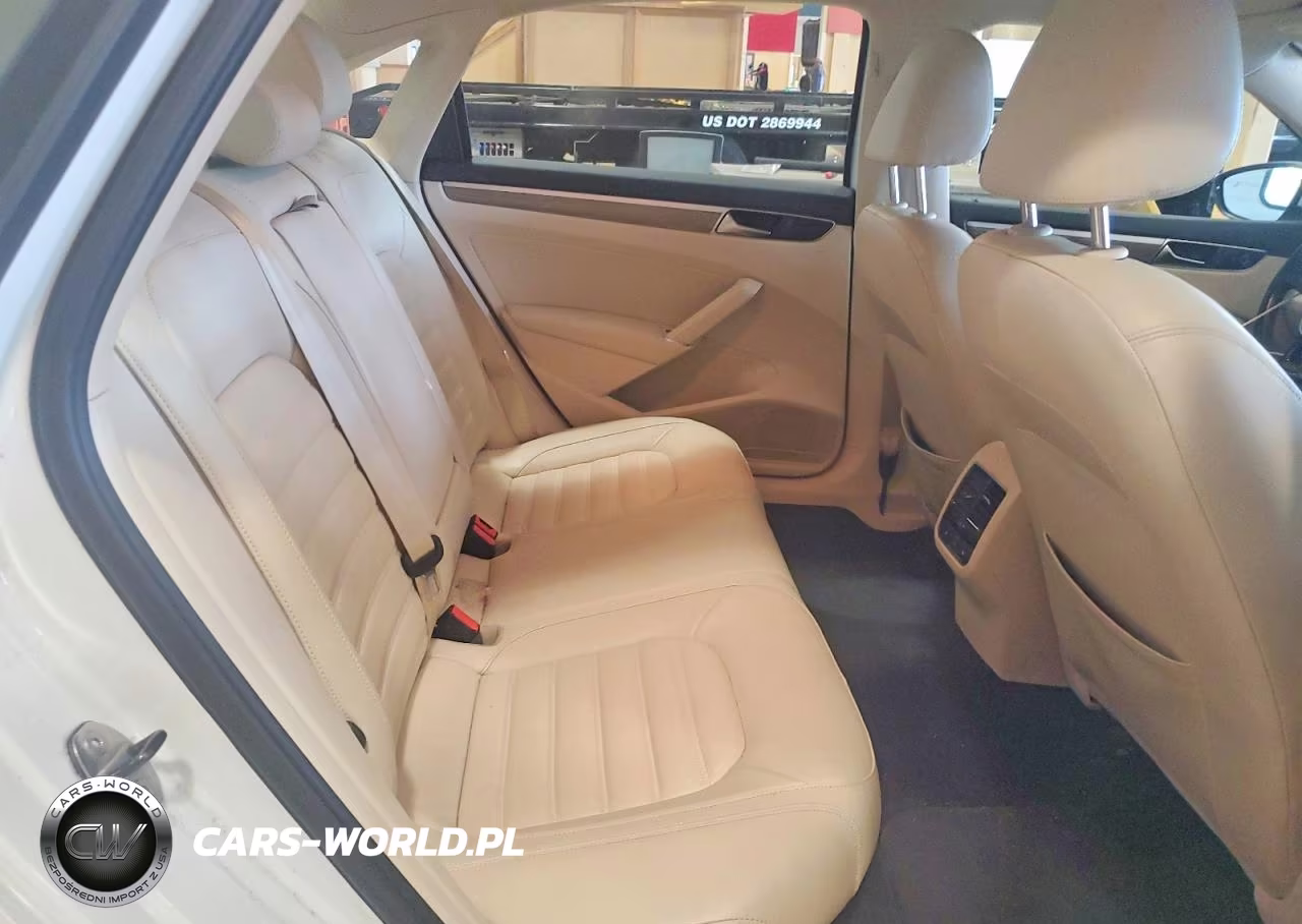 2017 Volkswagen Passat Sel Premium VIN:1VWCT7A33HC071500 - 10