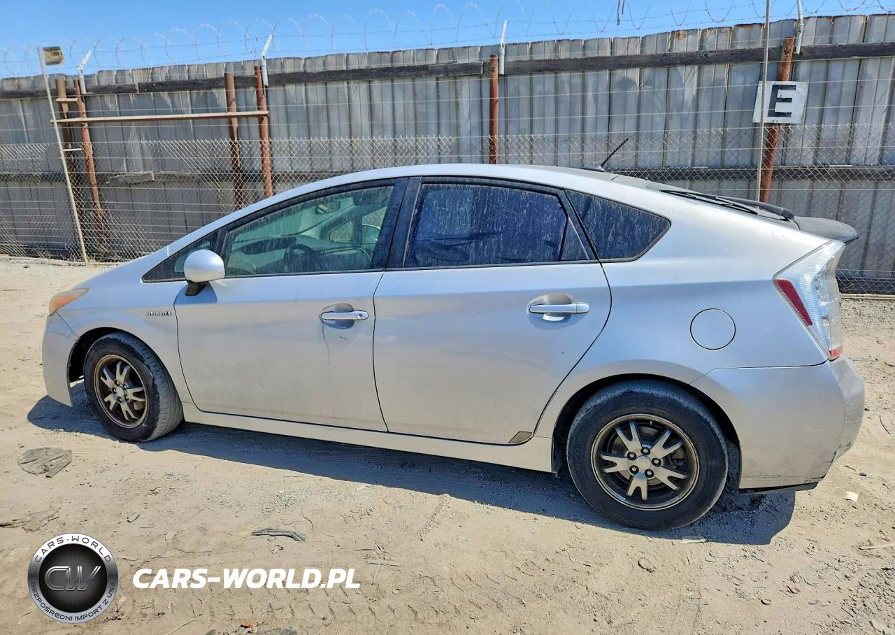 2011 Toyota Prius Two VIN:JTDKN3DU3B1361860 - 2