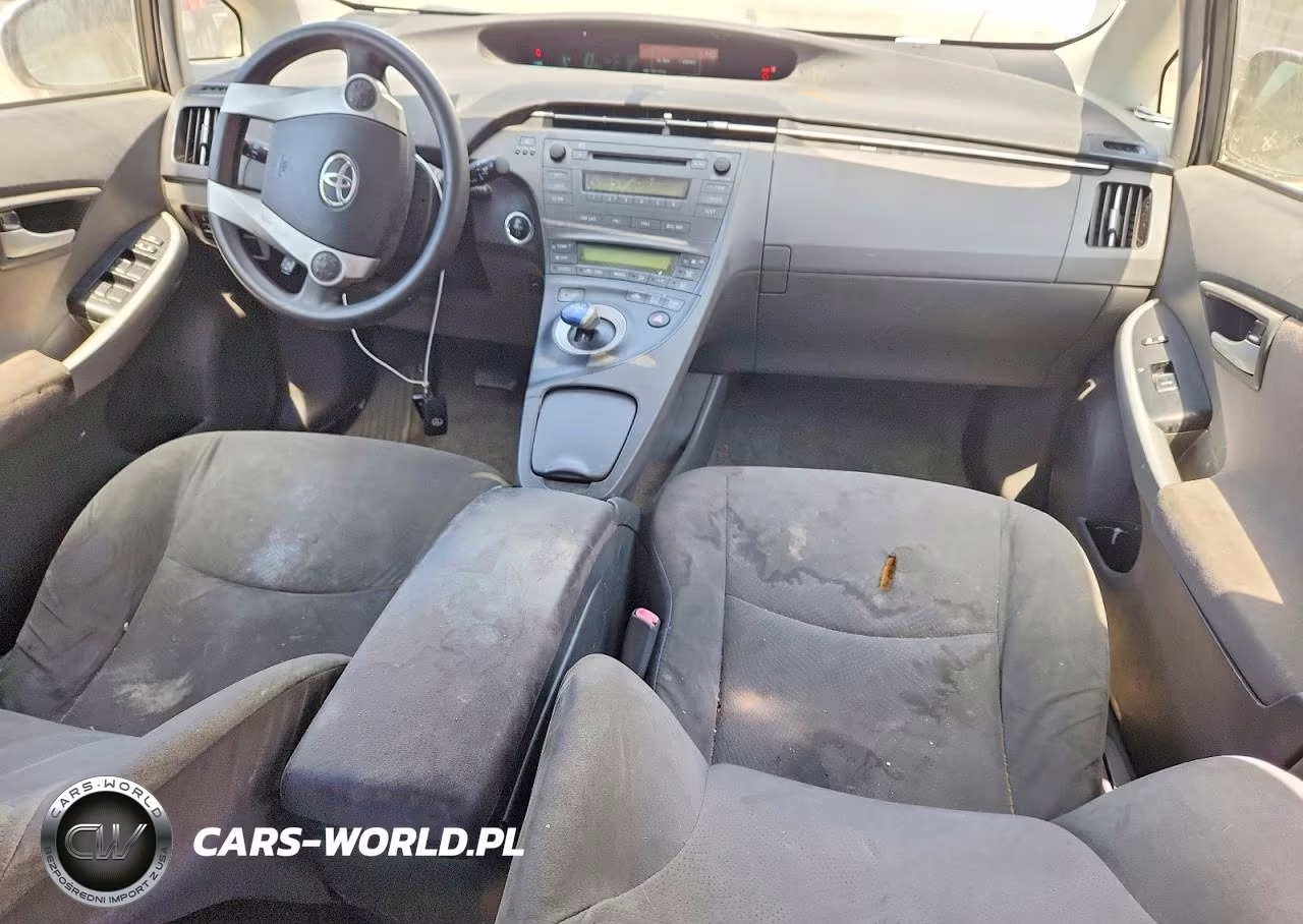 2011 Toyota Prius Two VIN:JTDKN3DU3B1361860 - 8