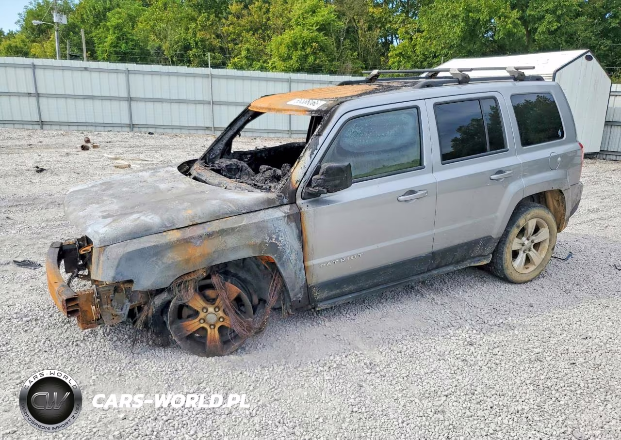 2014 Jeep Patriot Latitude VIN:1C4NJRFB2ED760141 - 1